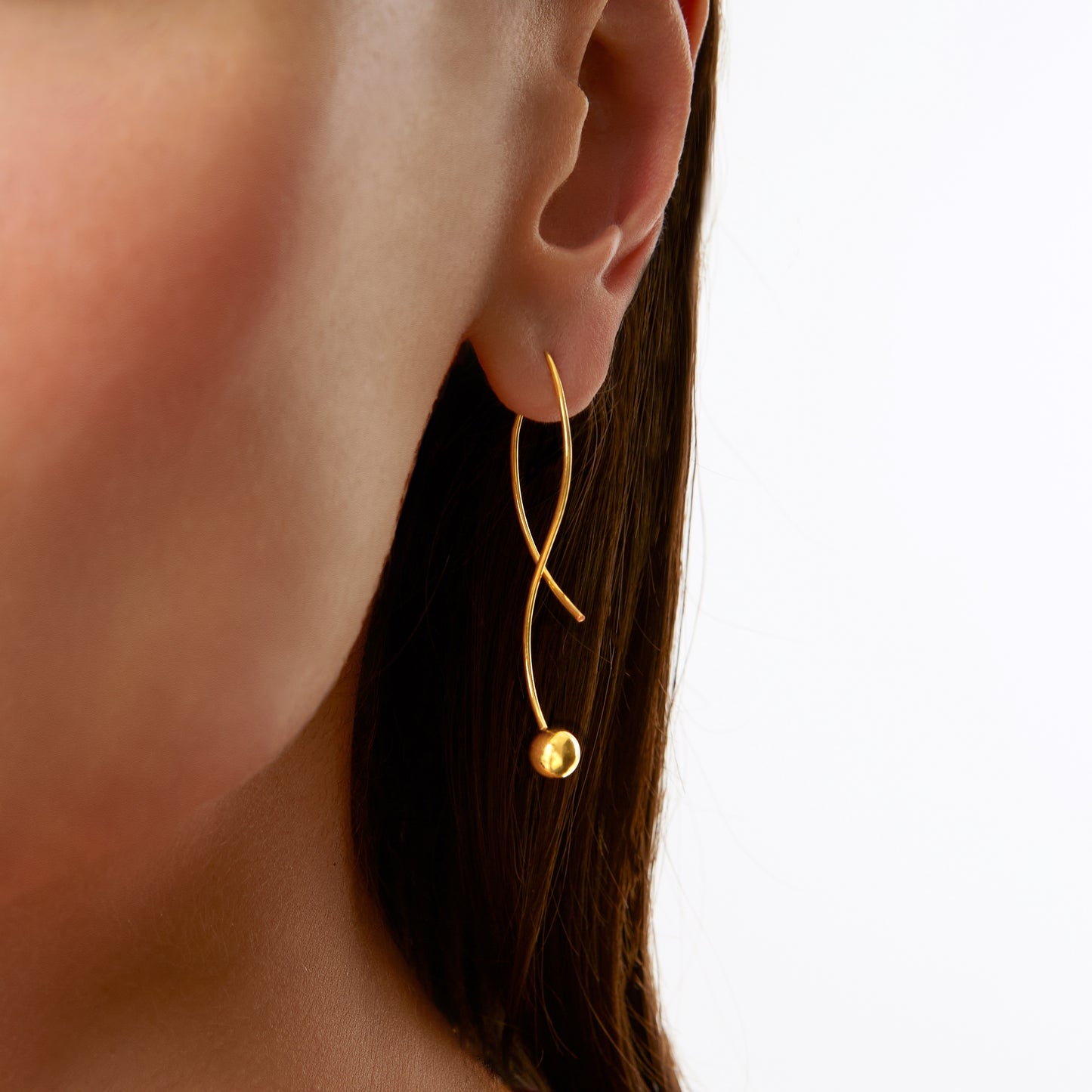 Jantier: Golden Sphere Earrings - Gold-plated silver