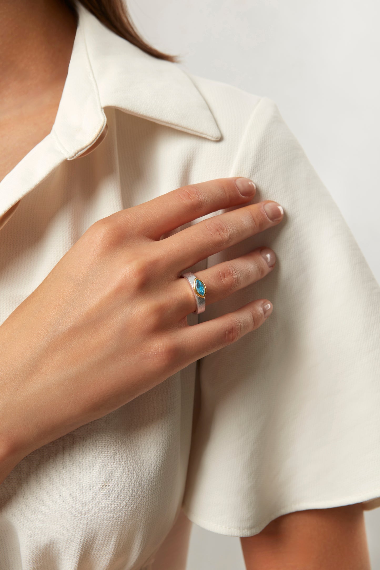 Jantier: Princess Ring in 925 Silver Gold Plated with Topaz